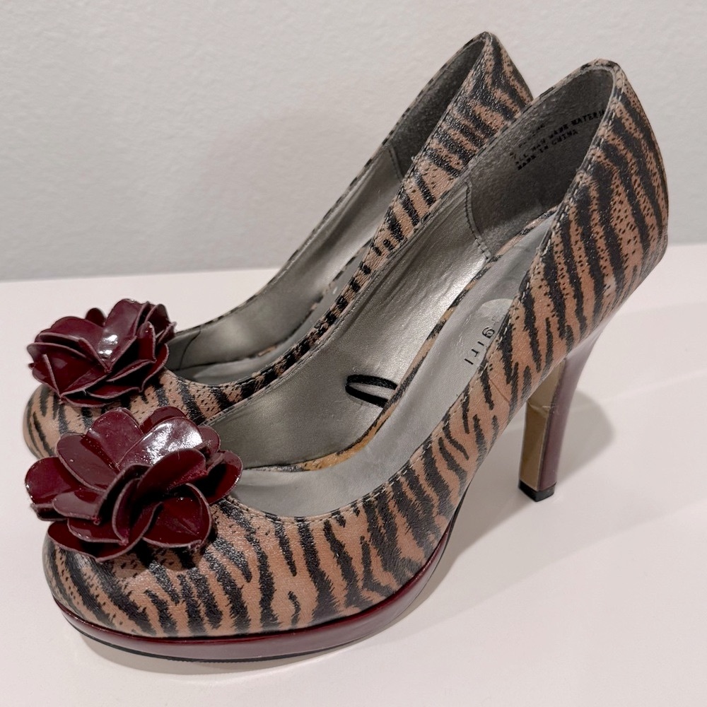 🌺👠 Madden Girl Tiger Print & Burgundy Patent Leather Heels
